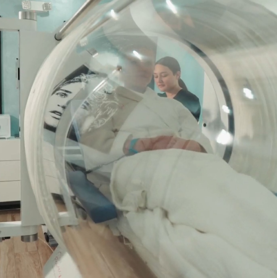 Miami Hyperbaric Oxygen Therapy chamber at Casa Privée.